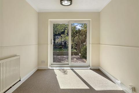9 Macaulay Avenue, Great Shelford, Cambridge, CB22 5AE
