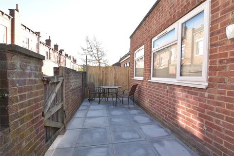 35 Bentley Grove, Leeds, LS6 4AT