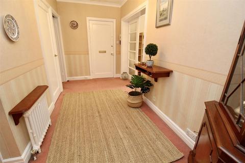 4 bedroom flat for sale, Viceroy Close, Birmingham B5