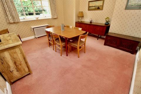 4 bedroom flat for sale, Viceroy Close, Birmingham B5