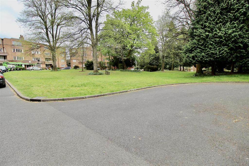Communal Surroundings