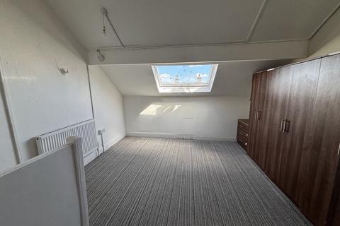 3 bedroom terraced house to rent, Longford Terrace, Bradford BD7