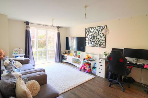 2 bedroom flat for sale, Susans Road, Eastbourne BN21
