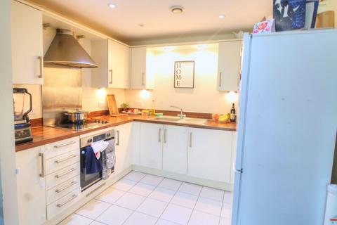 2 bedroom flat for sale, Susans Road, Eastbourne BN21