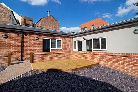 undefined, Flat 3, 142a Mansfield Road, Nottingham, NG1 3HW