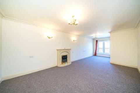 2 bedroom flat for sale, Golden Court, Isleworth TW7