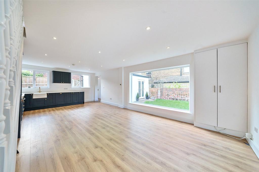 Kitchen/Dining