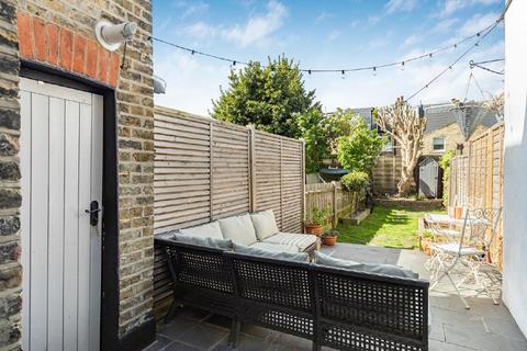 7 Dingwall Road, London, SW18 3AZ