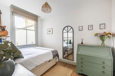7 Dingwall Road, London, SW18 3AZ