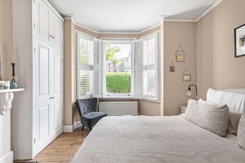 7 Dingwall Road, London, SW18 3AZ