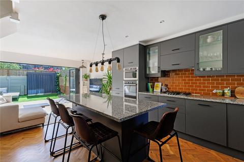 12 Jackson Close, London, E9 7ER