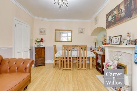 3 bedroom terraced house for sale, Finnymore Road, Dagenham, Essex