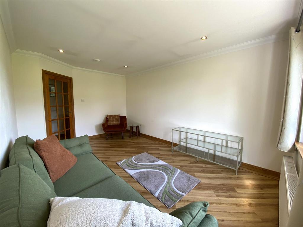 Lounge 2.jpg