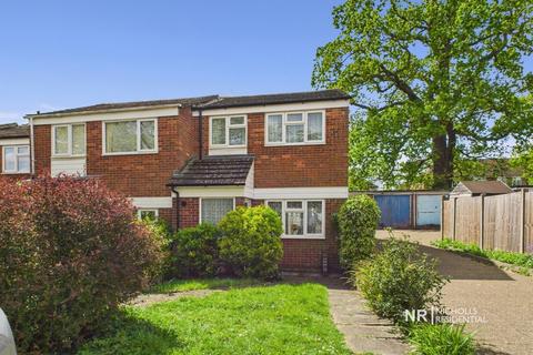 3 bedroom end of terrace house for sale, Angus Close, Chessington, Surrey. KT9