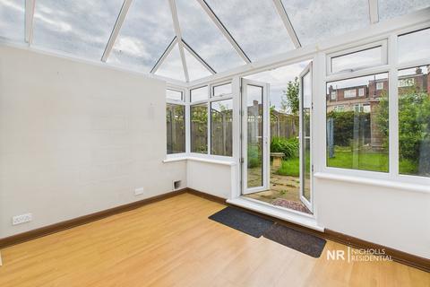 37 Angus Close, Chessington, KT9 2BW