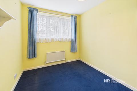 37 Angus Close, Chessington, KT9 2BW