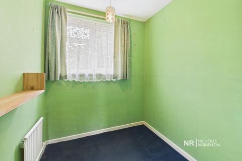 37 Angus Close, Chessington, KT9 2BW