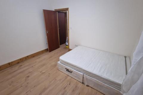 House share to rent, Shrewsbury Road, London E7