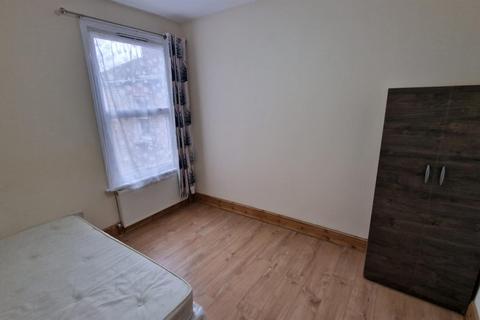 House share to rent, Shrewsbury Road, London E7