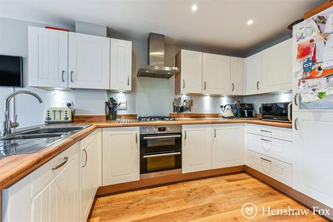 16 Cutforth Way, Romsey, SO51 0BD