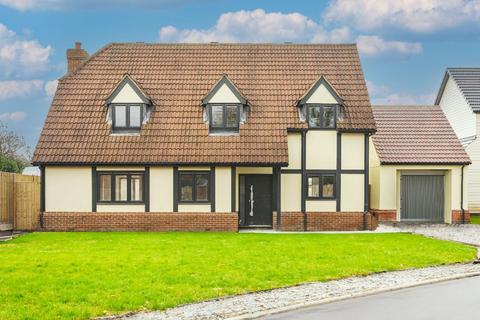 5 bedroom detached house to rent, Barn Farm, Cranfield Park Road, Wickford