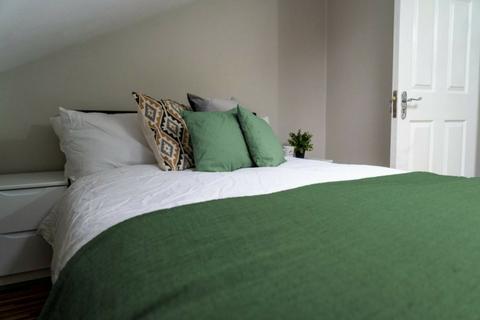 6 bedroom house to rent, ASHFIELD ROAD, Manchester M13