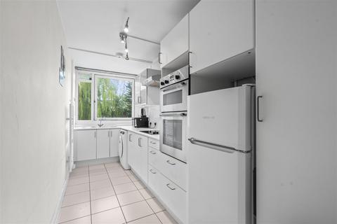 undefined, Regents Park Road, London N3