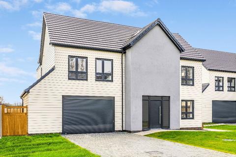 5 bedroom detached house to rent, Barn Farm, Wickford