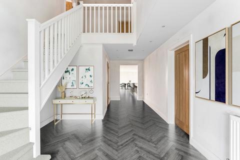 5 bedroom detached house to rent, Barn Farm, Wickford