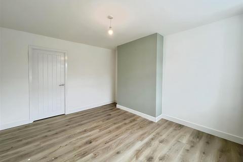 2 bedroom semi-detached house to rent, Rennie Road, Sunderland