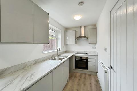 2 bedroom semi-detached house to rent, Rennie Road, Sunderland
