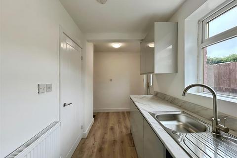 2 bedroom semi-detached house to rent, Rennie Road, Sunderland