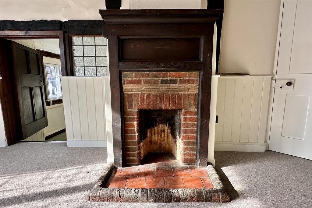 Sitting room fireplace.jpg