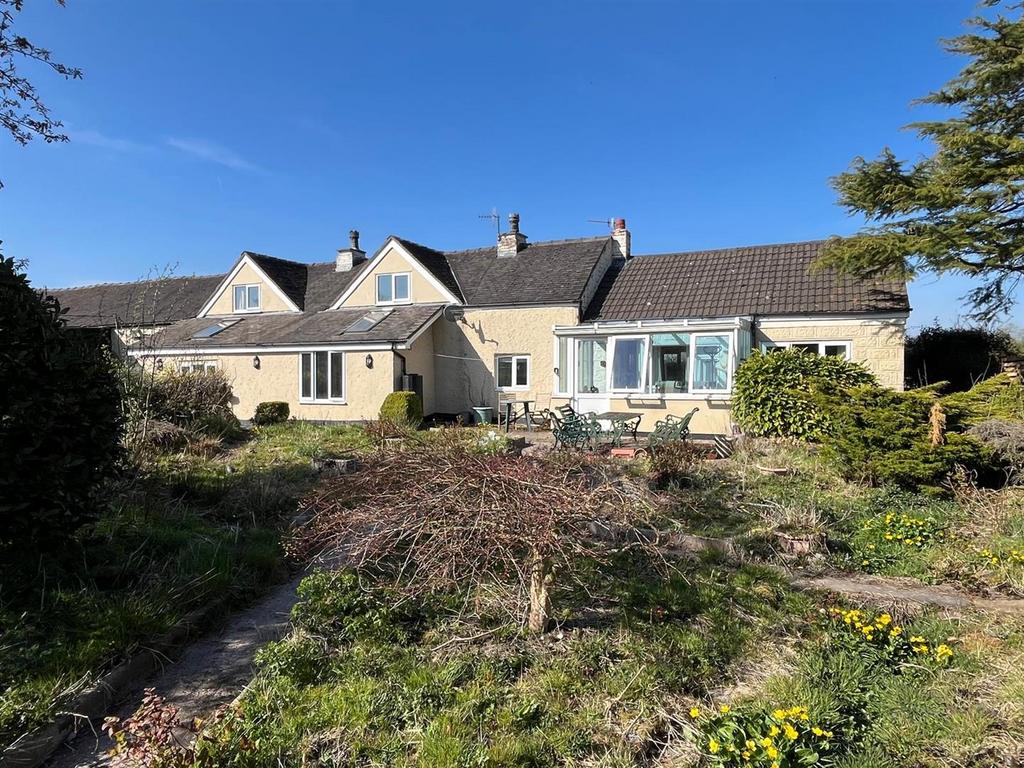 Detached house exterior, garden