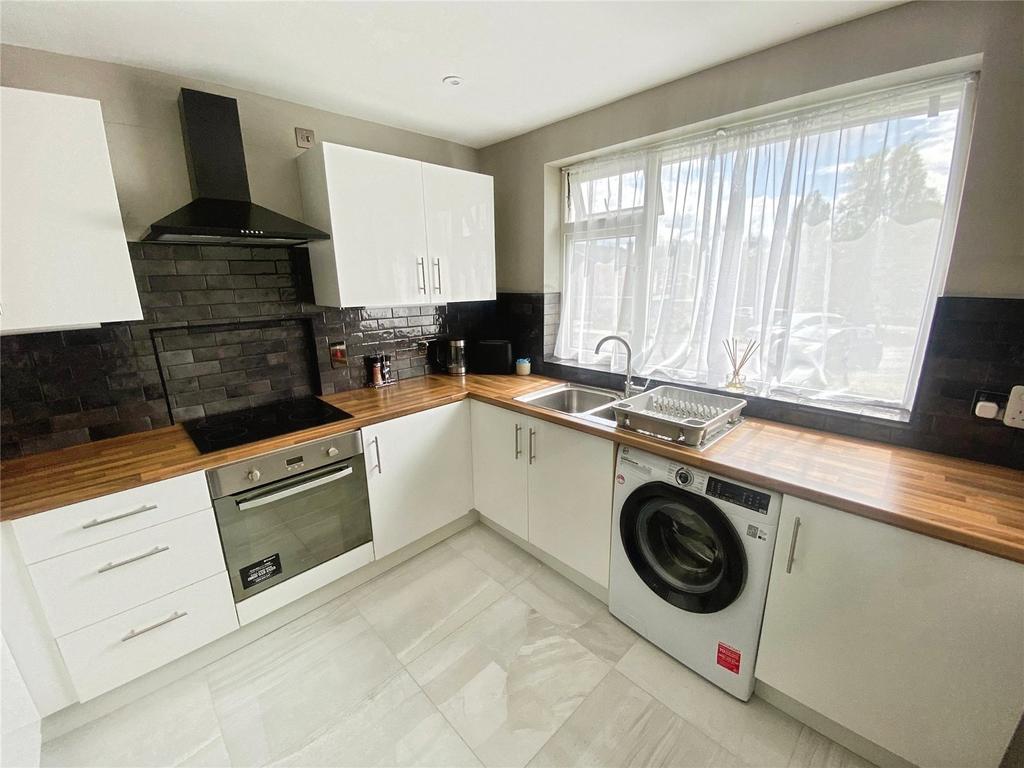 House in Oadby and Wigston, Oadby - More
