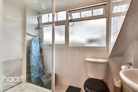 Studio to rent, Station Road, Sutton