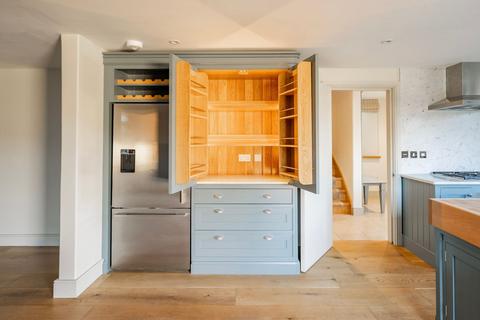 4 bedroom barn conversion to rent, Burnham Norton