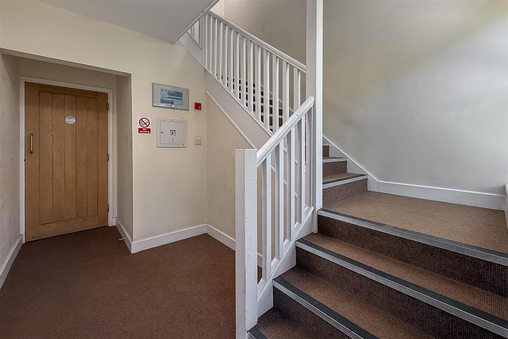 5 Porters Wood House-8.jpg