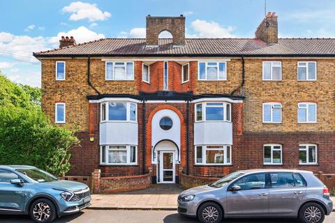 2 bedroom flat for sale, Brathway Road, Southfields