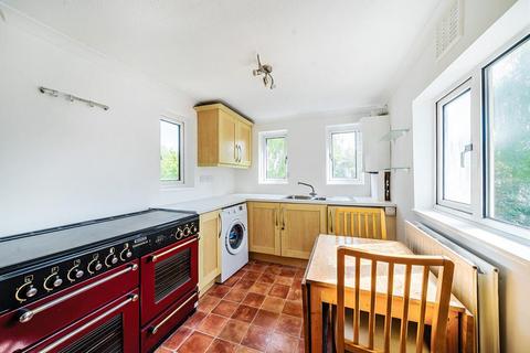 2 bedroom flat for sale, Brathway Road, Southfields