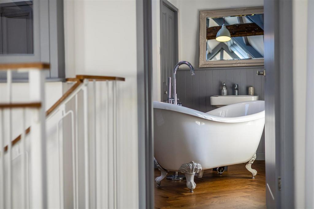 Freestanding Bath