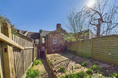 1 bedroom in a house share to rent, Rochester Street, Chatham, ME4