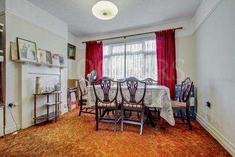3 bedroom terraced house for sale, North Circular Road, London, NW2