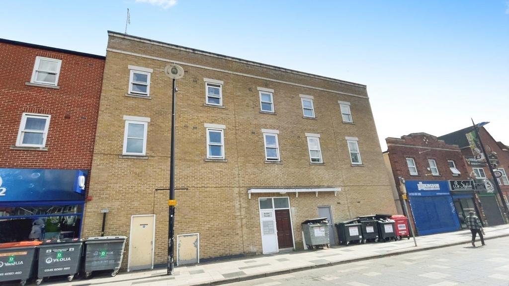 Church Street, Slough SL1 1 bed apartment - £950 pcm (£219 pw)