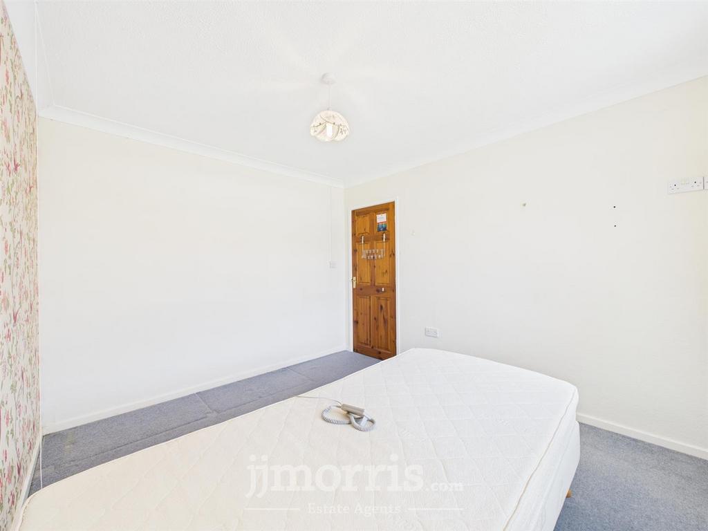 CAM05297 G0-PR0012-STILL018.jpg