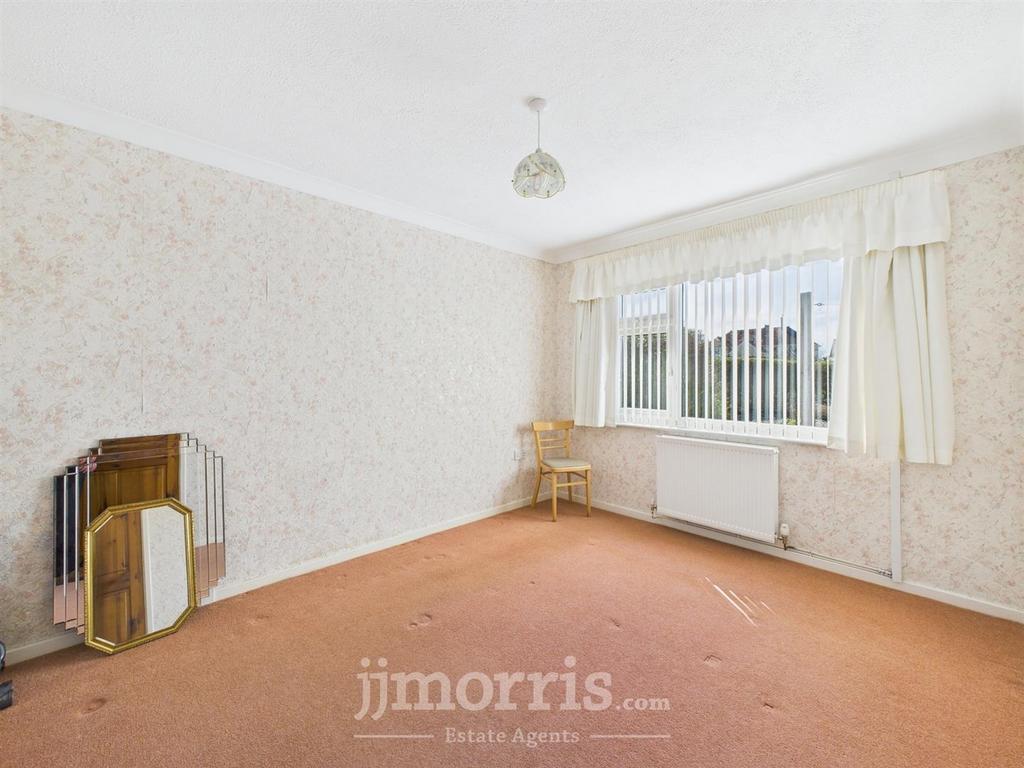 CAM05297 G0-PR0012-STILL019.jpg