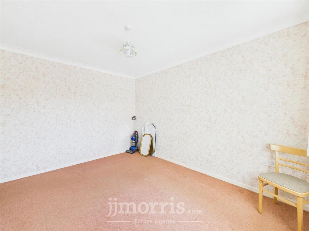 CAM05297 G0-PR0012-STILL020.jpg