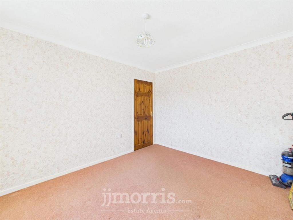 CAM05297 G0-PR0012-STILL021.jpg