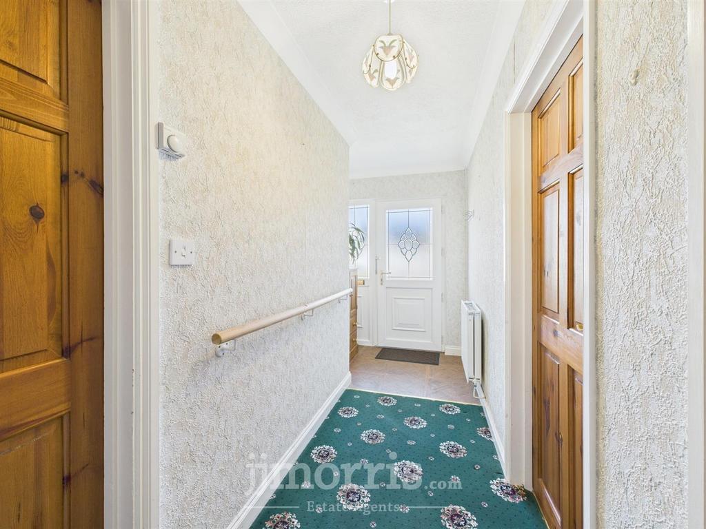 CAM05297 G0-PR0012-STILL014.jpg