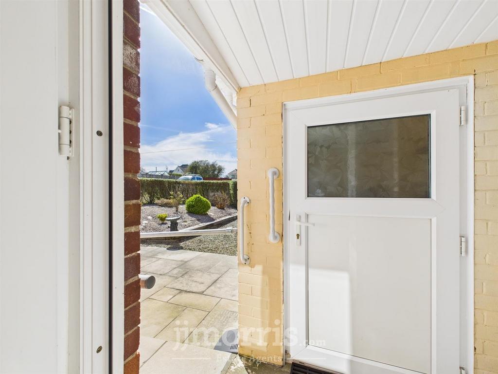 CAM05297 G0-PR0012-STILL036.jpg